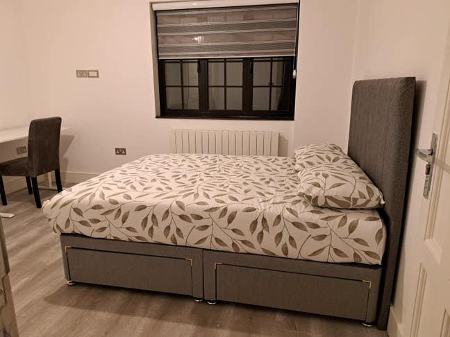 Lodger Wanted: Ensuite Double Room in Winchmore  Main Photo