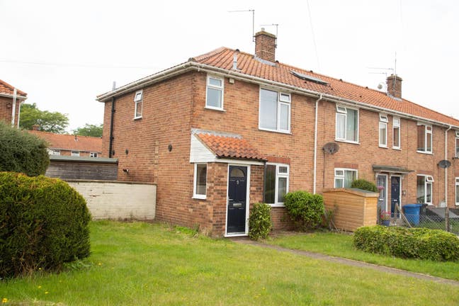 Large Double Room in shared house  Main Photo