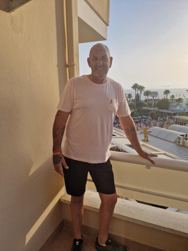 Professional Male seeks a double room or bedsit Main Photo