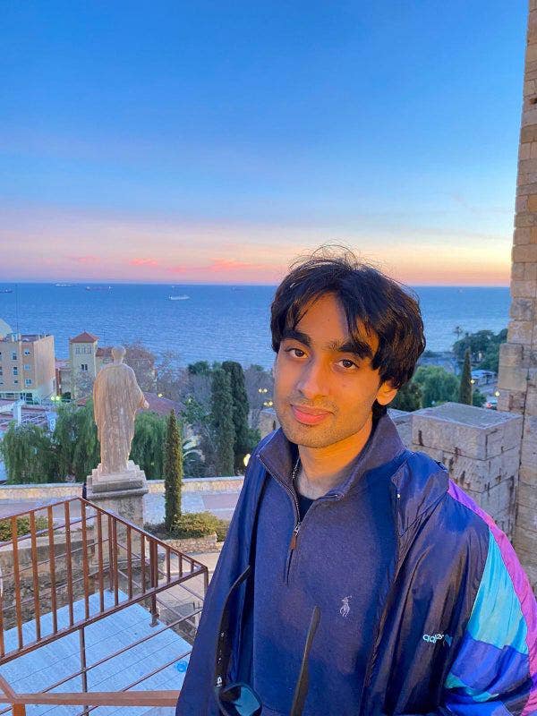 Professional 24 year old seeks London room  Main Photo