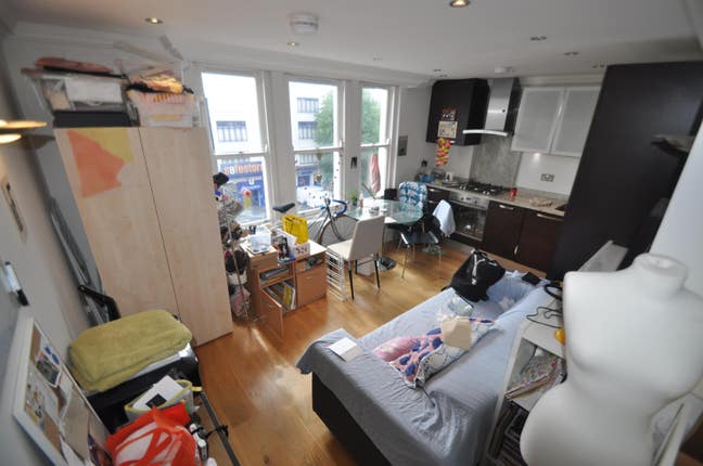 A modern 2 double bedroom flat Main Photo