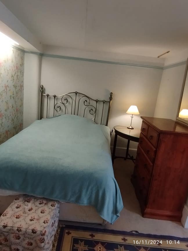 Large room in fab town centre house Main Photo