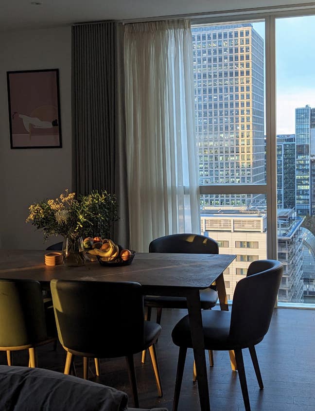  Female Roommate needed –Stunning Apartment Main Photo