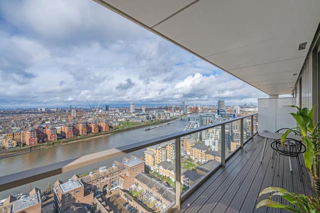 Modern Living Room Share Main Photo