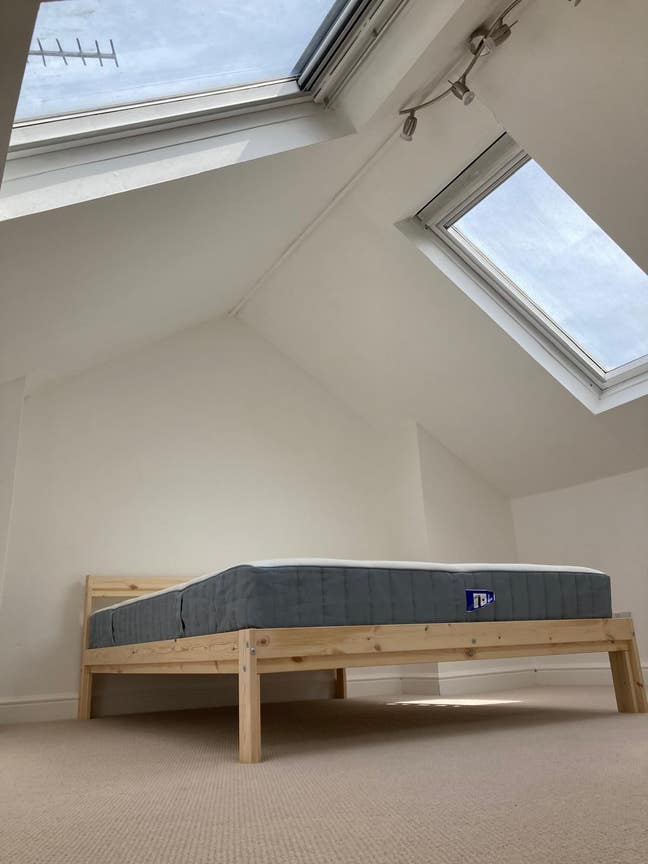 Light loft room in Easton Main Photo