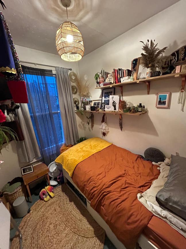 Room in creative Victorian home N15 bills inc Main Photo