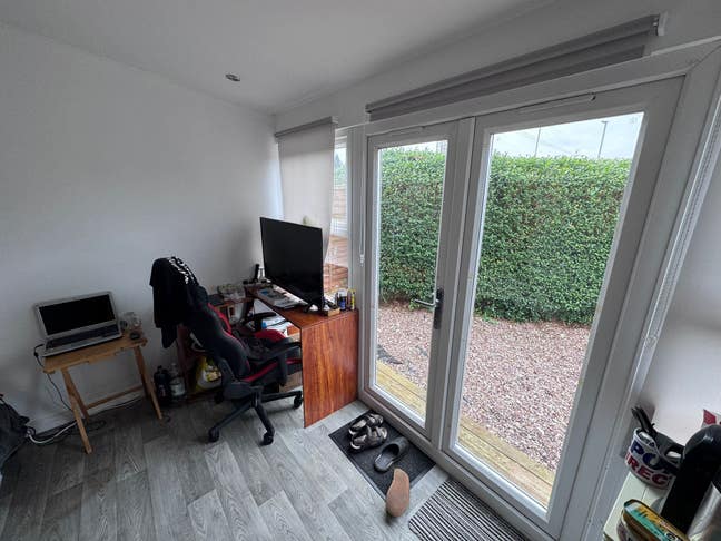 Ensuite Self Contained Studio All Inclusive Bills  Main Photo