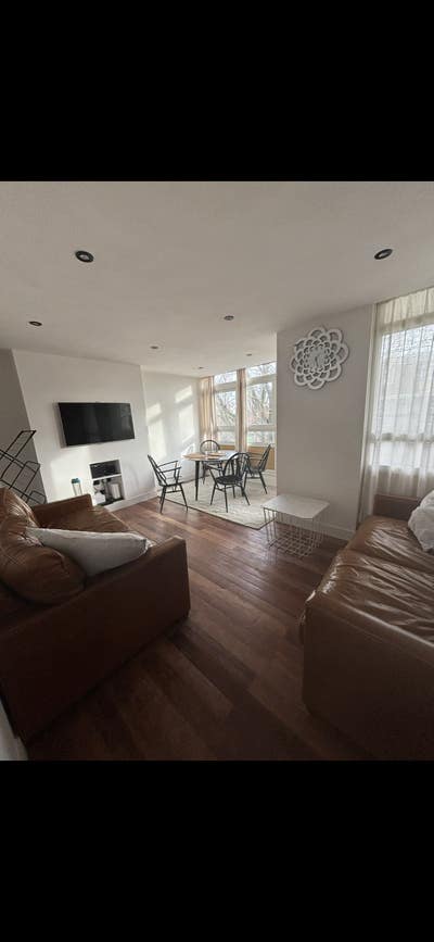 1 room available in E1 for end of Oct/Nov  Main Photo