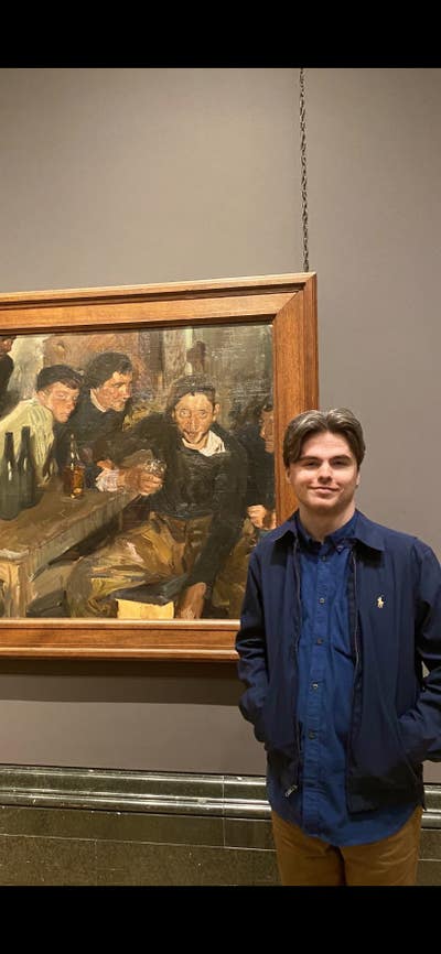 I am a 28 year-old guy called Sam, looking fo... Main Photo