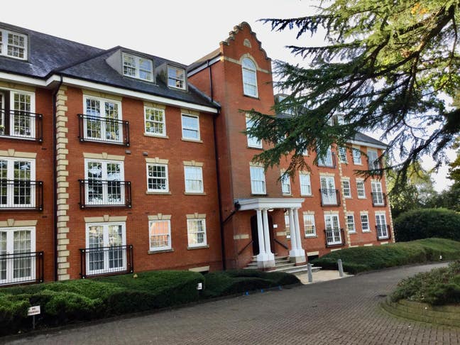 2 Double bedroom 2 Bathroom Unfurnished Flat Main Photo