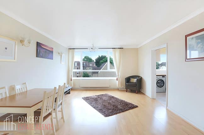 2 Bedroom flat on Heathfield Road, Wandsworth,SW18 Main Photo