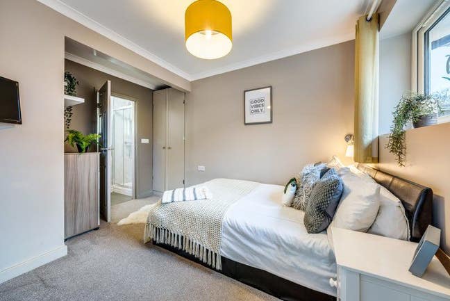 Ensuite Double Room In Lovely House Share Main Photo