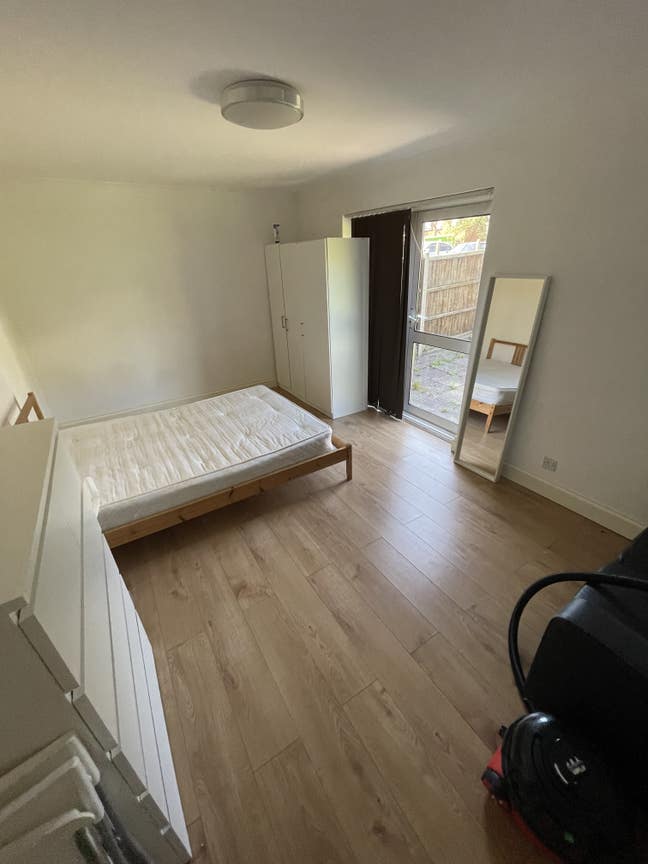  Double Room in Hendon, NW4 – All Bills Included!  Main Photo