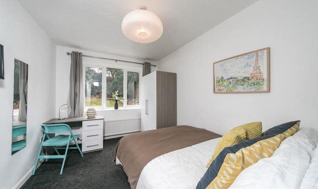 Lovely Ensuite Room Available in Earley, Reading Main Photo