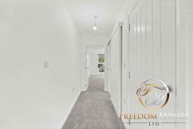 Spacious Apartments in PE1 with Parking 🚘 Main Photo