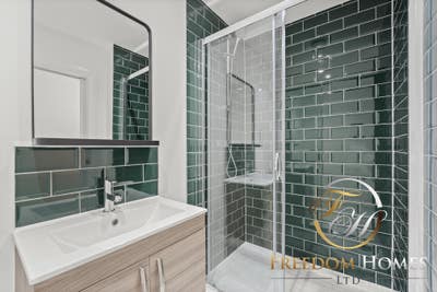 Spacious Apartments in PE1 with Parking 🚘 Main Photo