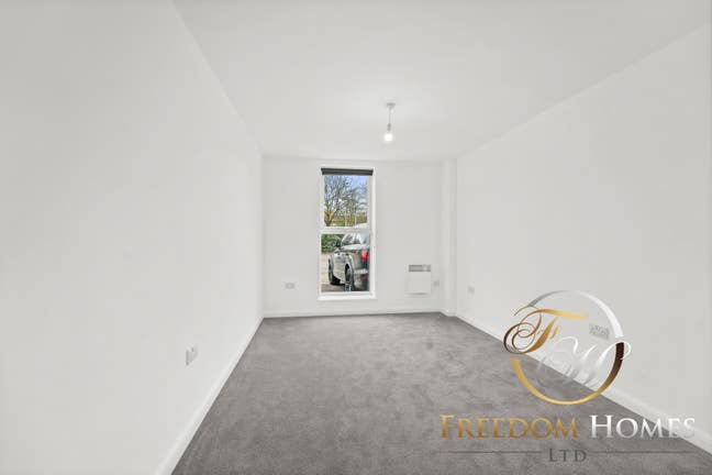 Spacious Apartments in PE1 with Parking 🚘 Main Photo