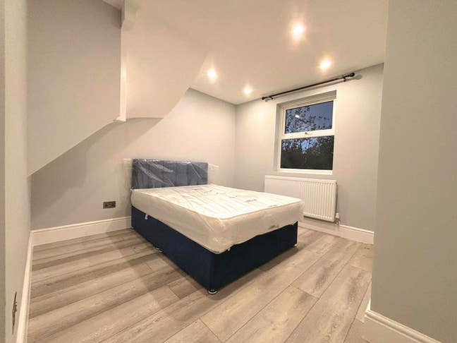 Brand New 6 Bed 6 Bath House on Lower Downs Road Main Photo