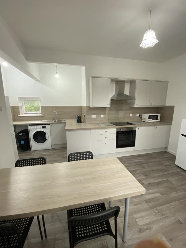 4 Bedroom  Student Flat in Broomhall  Main Photo