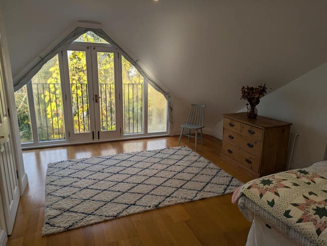 En-suite Loft Room Main Photo