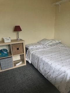 Large comfortable room in well located home. Main Photo
