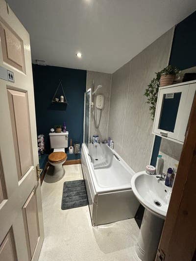 Looking for a new flatmate! Fountainbridge 05/10 Main Photo