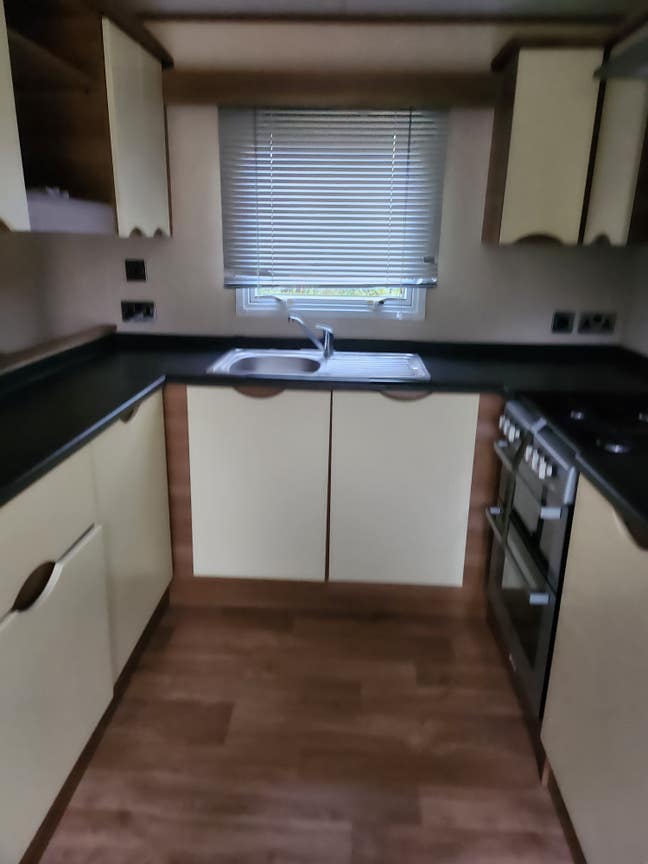 Sole occupancy whole detached property Main Photo