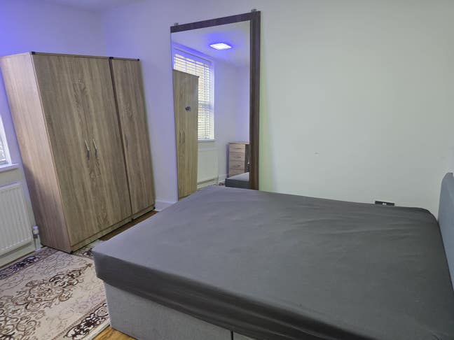 Double Room Available E17 Main Photo