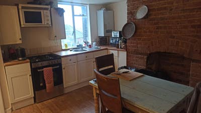 Double Room at the City Centre-All bills included Main Photo