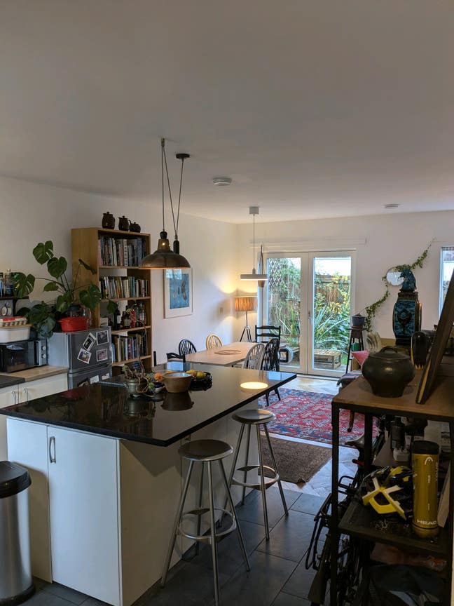Couple wanted for part furnished double Main Photo