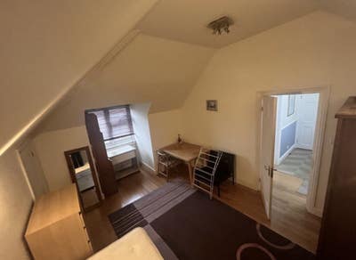 Furnished double room 7 mins from station Main Photo