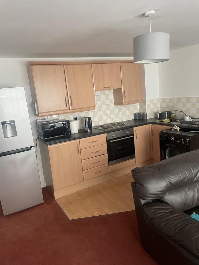 Room in a two bed apartment  Main Photo