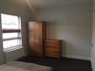 Couples Welcome in Room 4 minutes walk to Town Main Photo