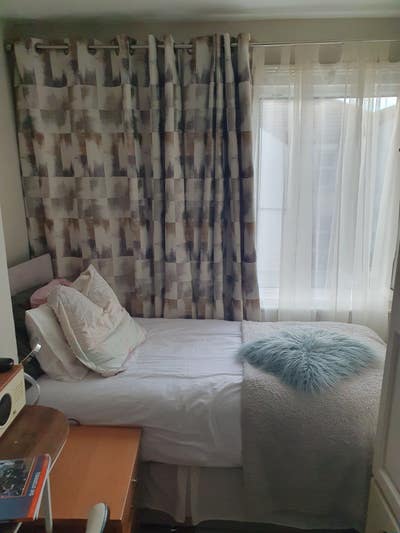 Single room close to Beacon and train station yet  Main Photo