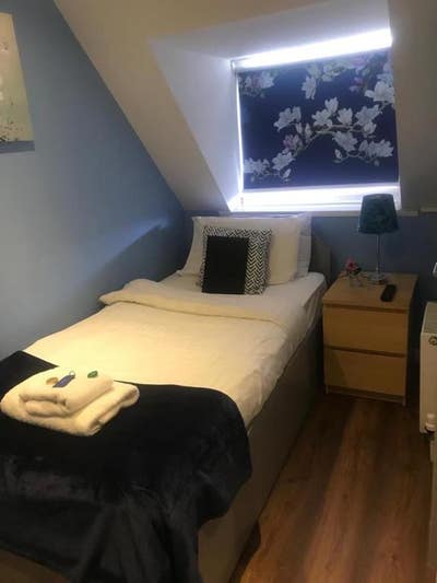 En-suite Single and Double Rooms Available Main Photo