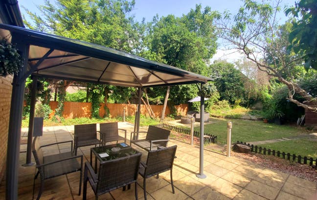 Hotel Ensuite Room 1-3mth stay, nxt to Feltham Stn Main Photo