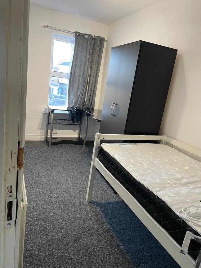 Single Bedroom Near Watford Junction Main Photo