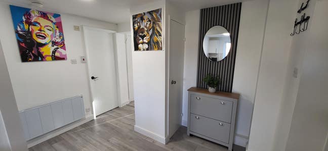 1 room in 2 bed apt new refurb fully furnished   Main Photo