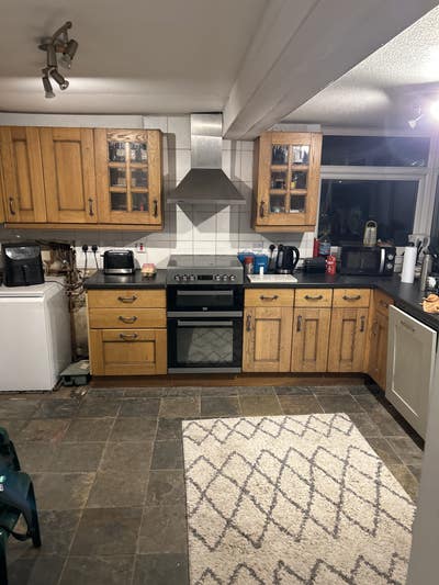 Room and use of a old farmhouse  Main Photo