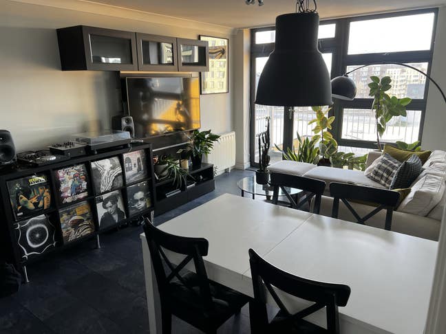 Room to Let in 2 Bed Flatshare Main Photo