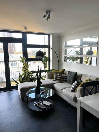 Room to Let in 2 Bed Flatshare Main Photo