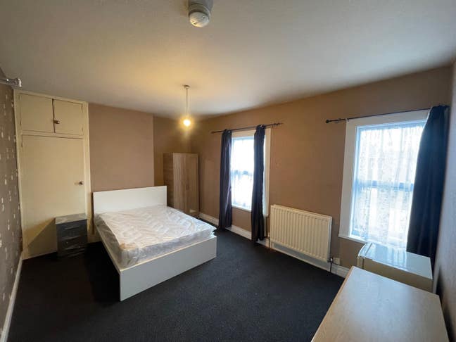 ***Brand New Dss Rooms *** Main Photo