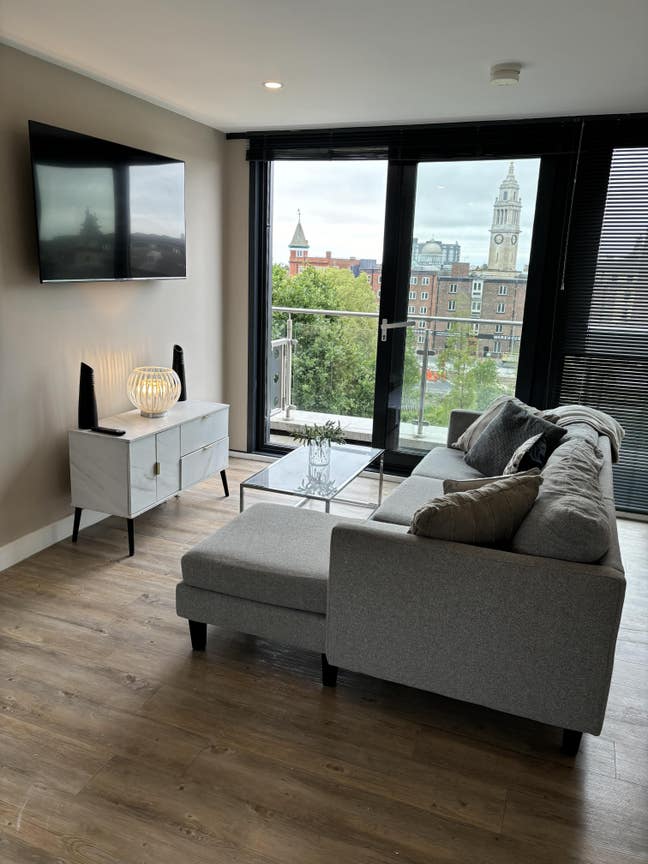 Hull, ensuite room, bills inc, private parking Main Photo