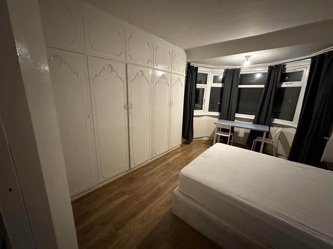 Big double room Willesden Green 6th November  Main Photo