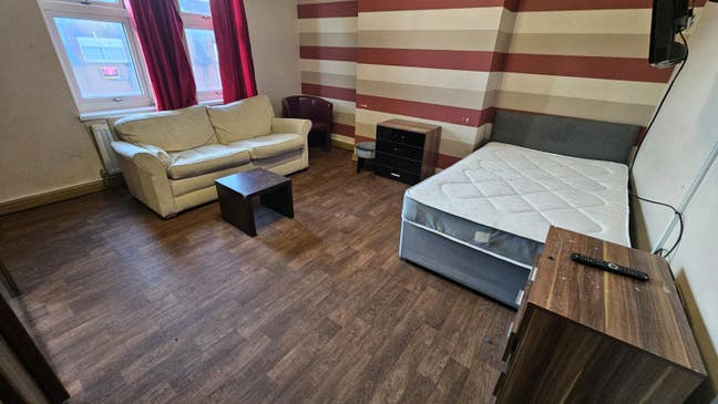 Rooms in Salford, Near Uni, Transport Amenities  Main Photo