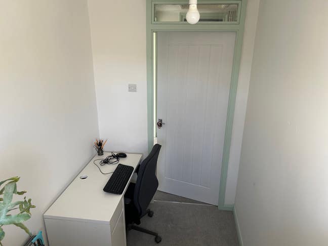 Single room Bills Included Main Photo