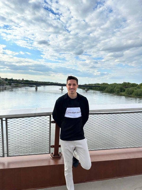 Hey there, I am using Spareroom!  Main Photo