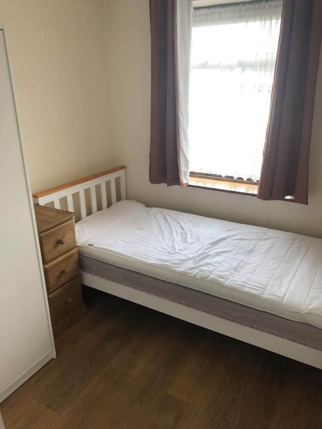 Single room (student only) near Brunel University Main Photo