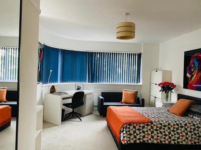 Spacious Chiswick Ensuite with parking  Main Photo