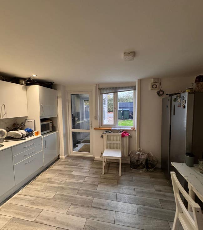 Tidy 5 bed house, friendly tenants Main Photo